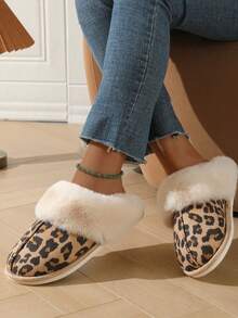 Unisex Simple Solid Color Slip-On Slippers, Flat Memory Foam Indoor Slippers - Leopard Print - View 3