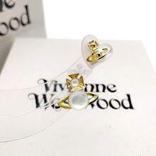 Vivienne Westwood Thomasina Collection Asymmetric Heart Pearl Saturn Earrings Gold Tone, Brass - 金色 - 查看 13