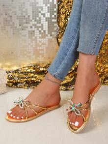 Nuevas sandalias planas de cuero sintético dorado con rhinestones y lazo, un imprescindible de estilo hada para el verano - Dorado - Ver 4