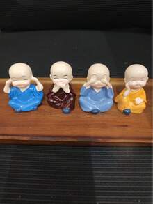 4件套彩色盒装佛像摆件，树脂材质，四尊精致小巧的禅宗僧侣佛像，寓意吉祥，适合汽车装饰、花盆摆件，创意实用，是馈赠亲友的理想之选，也适合摆放在桌面、卧室、办公室等处。 - 彩色 - 查看 5