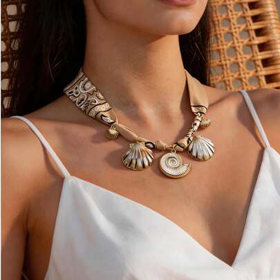 1件彩色布艺海星、贝壳、海豚吊坠项链，沙滩风配饰，适合女性日常通勤和海边穿着