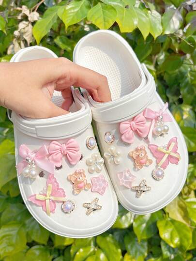 18 pièces Clips de chaussures avec nœud rose, Charms de chaussures avec ourson mignon, Décorations de chaussures amovibles, Fleurs de chaussures DIY, Élégantes et à la mode, Convient pour les sandales, les pantoufles, idéal pour les cadeaux de vacances