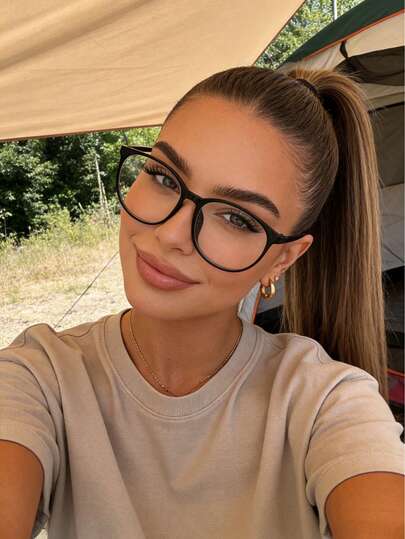 1副女士复古简约全框圆形透明镜片眼镜，适合日常佩戴、工作和学习，优雅配饰