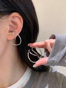 1 Đôi khuyên tai vòng hình học tối giản độc đáo, thiết kế cá tính, phóng khoáng, phù hợp cho nữ giới sử dụng hàng ngày, đi nghỉ mát, dạo phố, phụ kiện thời trang. - Bạc - Xem 7