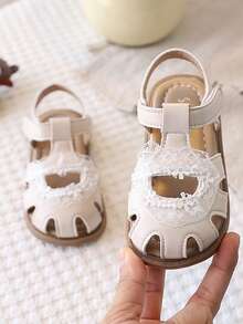 1 Pair Baby Girls' Sweet Lace Sandals, Hook And Loop Design Fashion Versatile Flat Closed-Toe Sandals - Beige - View 3