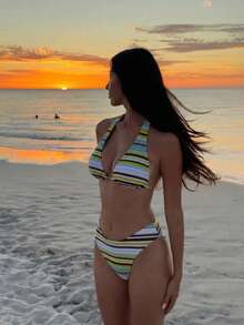 Conjunto de Bikini a Rayas - Perfecto para Usar en la Playa y la Piscina - Multicolor - Ver 2