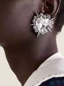 1只银色心形水钻耳环，简约设计，女士日常佩戴耳饰 - 銀色 - 查看 1