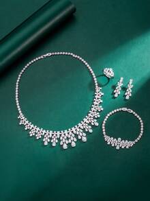 Bộ trang sức 5 món mạ Rhodium đính đá Cubic Zirconia cao cấp của Tylionnejewelry gồm dây chuyền, vòng tay, bông tai và nhẫn hở, thích hợp cho nữ giới, cô dâu, quà tặng Ngày của Mẹ, đám cưới, tiệc tùng, kỷ niệm. - Bạc - Xem 3