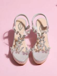 Sandalias de cuña con decoración de mariposa de rhinestone para mujer, con tira transparente clara, plataforma de punta abierta y correa elástica para el tobillo, tacón de cuña trenzado para verano, playa, fiesta y vacaciones - Plateado - Ver 6
