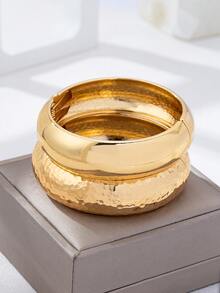 Set de 2 piezas de pulseras brazaletes metálicos con textura arrugada y lisa de moda para mujeres - Amarillo Oro - Ver 2