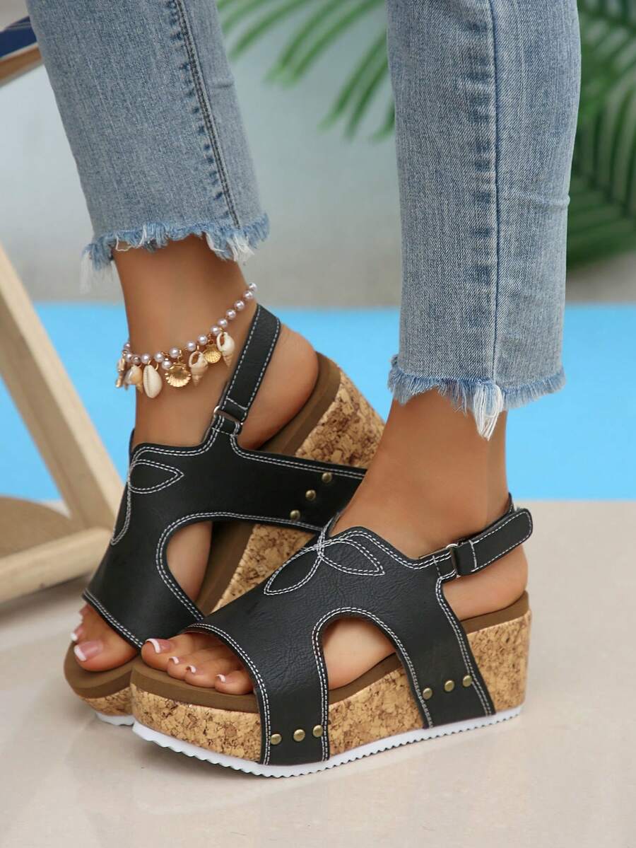 2025夏季新款欧美时尚双扣铆钉装饰休闲加大码坡跟厚底凉鞋 - 黑色 - 查看 1