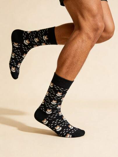 1双男士中筒袜，卡通猫咪图案，撞色设计，创意时尚高品质袜子，适合节日送礼，春夏秋季皆宜，轻薄透气，吸湿排汗，舒适百搭，适合日常穿着、运动、休闲、街头风格。