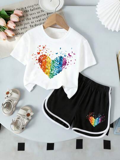 女婴爱心印花短袖T恤和短裤休闲套装