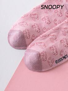1 Pair Authentic SNOOPY Pattern Women's Pink Mid-Calf Socks, Cute Cartoon Design Distinctive SNOOPY Ladies' Socks, Odor-Resistant Moisture-Wicking Casual Versatile Crew Neck Cartoon Pattern Socks, Suitable For Students/Adults As Gifts And Daily Wear - Pink - View 3