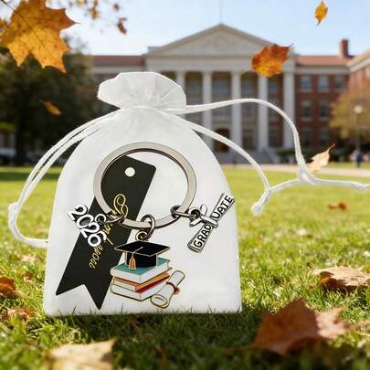 15 piezas adecuadas para colgar bolsas como decoraciones, regalos de graduación, regalos de fiesta. Juego de llaveros de graduación 2026, que incluye un sombrero y un certificado. Llavero colgante, regalo de temporada de graduación.