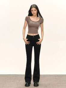Women's High-Waisted Black Slim-Fit Stretch Flared Jeans With Pockets - A Versatile And Flattering Style. - Black - View 5
