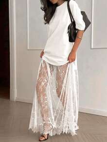 女士休闲蕾丝拼接短袖连衣裙（不含腰带），纯色休闲针织面料蕾丝拼接，适合夏季休闲、办公、约会、机场等场合穿着。裙长和尺寸可通过腰带调节。 - 白色 - 查看 5