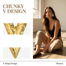 Hoa tai hình chữ V bằng vàng, kiểu dáng Bohemian với họa tiết dập nổi. Mẫu hoa tai đơn giản này phù hợp cho nữ, thích hợp để đeo hàng ngày, dự tiệc và đám cưới. - Nhiều màu - Xem 7