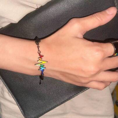 Pulsera con onda ECG colorida - Cadena en tono negro con dije de latido del corazón arcoíris, joyería de uso diario con estilo hip-hop
