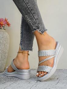 Sandálias femininas de verão com plataforma e sola grossa, prateadas e trançadas, casuais, confortáveis e versáteis para uso externo. Sandálias peep toe com bico redondo, antiderrapantes e estilosas para praia e resort. Sandálias de uma peça, sem fecho, em cor sólida. - Prata - Ver 4