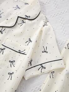 Bộ đồ ngủ nữ 3 món kiểu áo choàng nhăn, in hình bướm, cổ ve áo. - Màu be - Xem 4