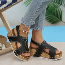 2025夏季新款欧美时尚双扣铆钉装饰休闲加大码坡跟厚底凉鞋 - 黑色 - 查看 9