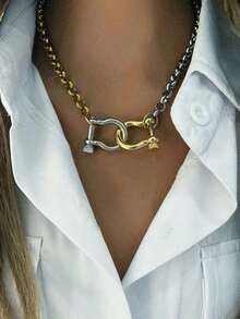 1pc Two-Tone Gold & Silver Women Necklace.One End Has A Gold Chain With A Silver Horseshoe Clasp, The Other End Has A Silver Chain With A Gold Horseshoe Clasp.The Design Is Very Unique.Another Style Is A Gold Women's Necklace With A Diamond-Encrusted Horseshoe Clasp And Heart-Shaped Pendant, Elegant And Refined, A Fashionable Item For Party Occasions. - 彩色 - 查看 3