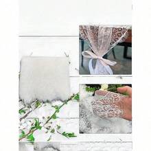 1-Piece White Openwork Lace Table Runner, Perfect For A Forest-Themed Wedding. Ideal For Tablecloths, Coffee Tables, And Dessert Tables. The Sheer Lace Texture Is Perfect For Weddings, Parties, And Food Photography, Producing Stunning Results. A Versatile Piece For Weddings, Home Decor, Parties, And Photoshoots. - 1PC/M - 查看 6