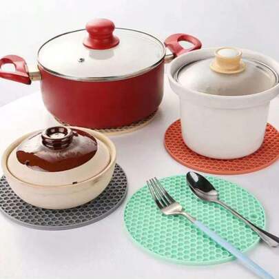 1 tấm lót bàn bằng silicon chịu nhiệt - Tấm lót nồi tròn chống trượt, màu ngẫu nhiên, thích hợp cho mặt bàn bếp và bàn ăn, tấm lót đa năng cho các món ăn nóng, dã ngoại ngoài trời và tiệc nướng, một kích thước, màu ngẫu nhiên.