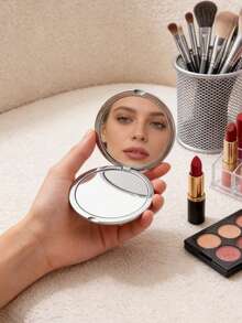 Prada Gương tròn gấp gọn màu bạc, thích hợp cho nhiều dịp như du lịch, họp mặt, công việc và trường học, phù hợp với mọi lứa tuổi. - Bạc - Xem 5