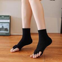 Women Toe Separator Socks Toeless Foot Alignment Socks For Yoga GYM Massage Pain Relief Improves Circulation Stretchy - Black - View 3