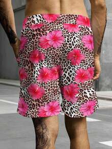 Quần short nam dáng casual, họa tiết da báo và hoa dâm bụt hồng, cạp chun, có dây rút. - Nhiều màu - Xem 4