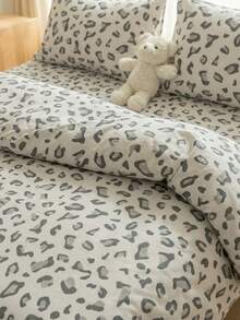 Leopard Pattern Cotton Duvet Cover Set – 70% Cotton, Made In Turkey - Light Grey - View 5