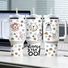 Disney 1个迪士尼大容量带把手保温杯，印有可爱的维尼熊图案，不锈钢真空保温杯，带吸管，容量1200毫升，带防伪码的包装盒。 - 溫妮 - 查看 1