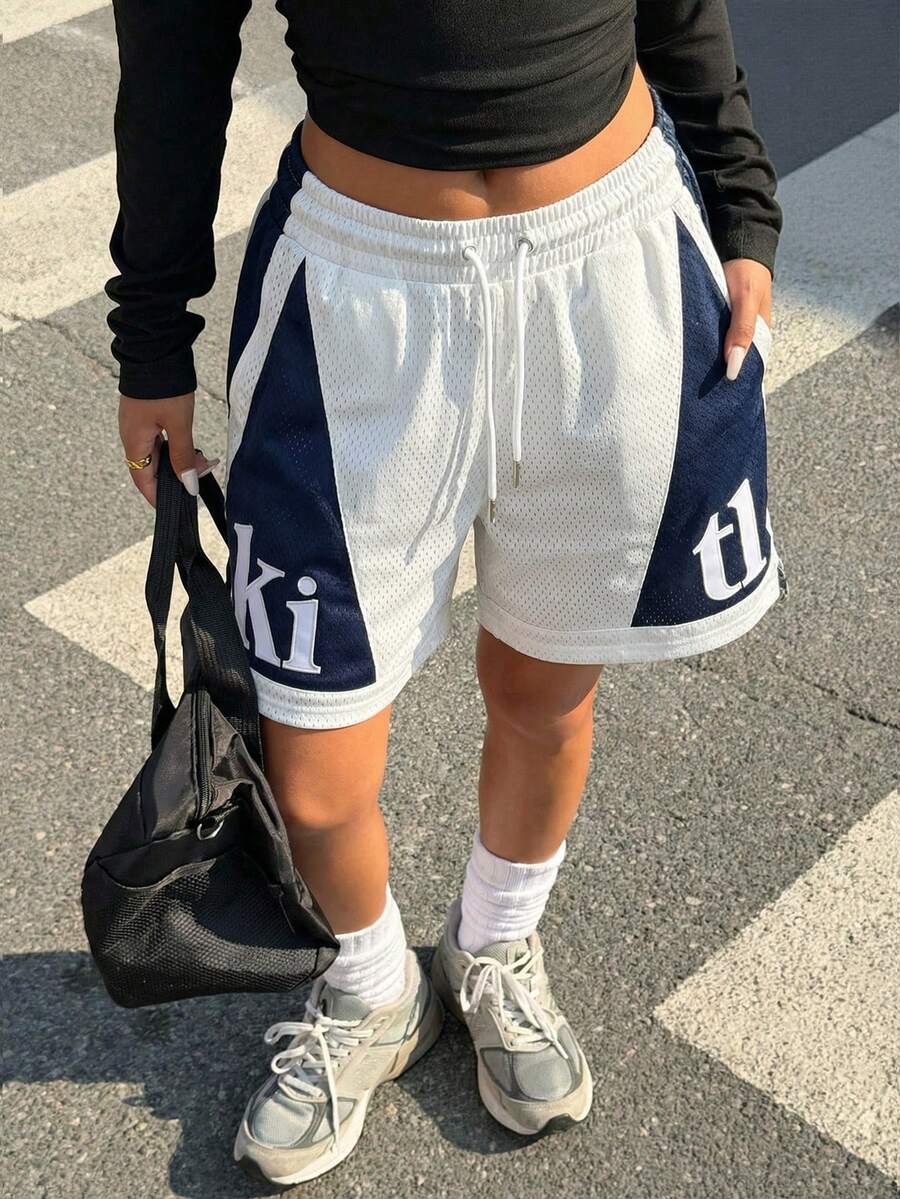 Pantalones cortos informales estampados para mujer, confeccionados en tejido de punto, con cordón ajustable, bolsillos y ligera elasticidad. - Multicolor - Ver 1