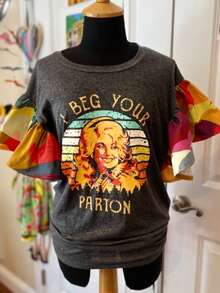 1Pcs Women's Vintage " Beg Your Parton" Graphic T-Shirt, Colorful Geometric  Ruffle Sleeve Casual Summer Top, Side Shirring,Retro Country Music Inspired Tee,Boho Wwomen's Clothing - Xám - Xem 3