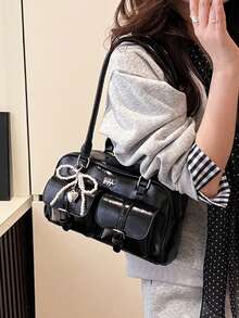 Bolso de hombro de mujer de unicolor retro de piel de PU, de gran capacidad con diseño de múltiples bolsillos y colgante decorativo desmontable - Negro - Ver 4