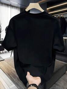 Camiseta negra con un estampado del anime Komi-San Wa, Komyushou Desu. Telas de primera calidad, estampados excelentes, perfectos para looks casuales de diario y fiestas, recomendados para - Negro - Ver 7