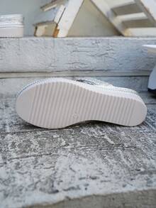 Sandálias femininas de verão com plataforma e sola grossa, prateadas e trançadas, casuais, confortáveis e versáteis para uso externo. Sandálias peep toe com bico redondo, antiderrapantes e estilosas para praia e resort. Sandálias de uma peça, sem fecho, em cor sólida. - Prata - Ver 7