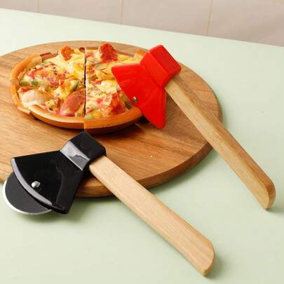 1 chiếc dao cắt pizza hình rìu bằng thép không gỉ với cán bằng tre và gỗ, dao cắt bánh tròn sáng tạo.