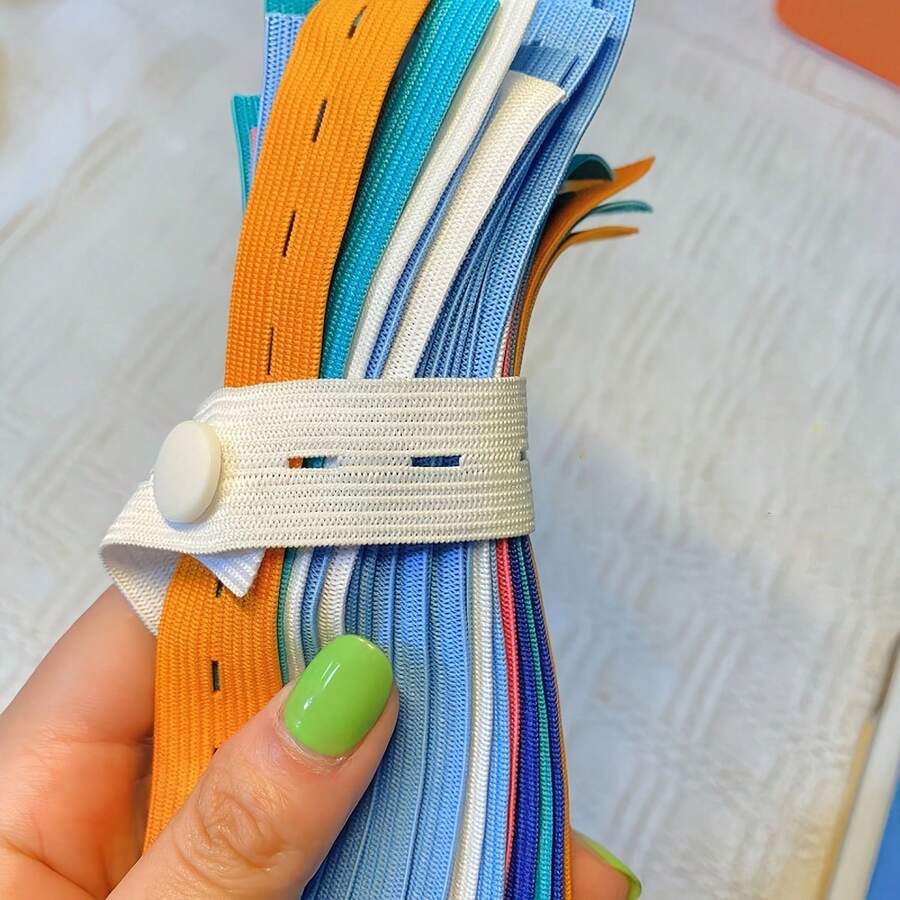 50 dây thun điều chỉnh được kèm nút cài - Chất liệu polyester bền chắc, lý tưởng để sắp xếp quần áo, tiết kiệm không gian hành lý và quản lý ga trải giường. - Nhiều màu - Xem 1