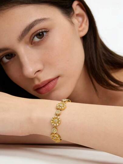 1 chiếc vòng tay hình hoa hướng dương tròn sang trọng, thiết kế độc đáo, mạ vàng, phong cách thanh lịch dành cho phụ nữ công sở.