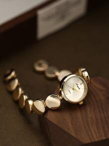 1pc Round Women's Quartz Watch Is Fashionable Retro And Exquisite Suitable For Daily Matching Birthday/Graduation Gifts Casual Gatherings - Gold - View 3