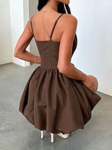 Đầm mini Vaiaye mùa hè dành cho nữ, màu trơn, kiểu dáng gợi cảm với dây đeo mảnh, kiểu váy xếp tầng trễ vai và áo hai dây, thích hợp cho các bữa tiệc ngày lễ và mặc hàng ngày. - nâu đỏ - Xem 2