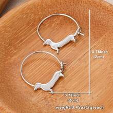 A Delicate And Compact Sausage-Shaped Earring, Perfect For Wearing At Holiday Parties. An Earring Suitable For The Perfect Woman To Wear. - Silver - View 5