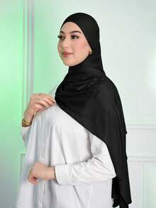 1件装系带式速戴针织头巾。柔软透气，不易起球，系带式设计——舒适百搭的穆斯林日常头巾，适合所有季节，佩戴方便，造型百变。 - 黑色 - 查看 3