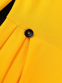 优雅女士黄色A字中长连衣裙，采用垂褶不对称领口和长袖设计，适合派对和晚宴等场合。 - 黃色 - 查看 6