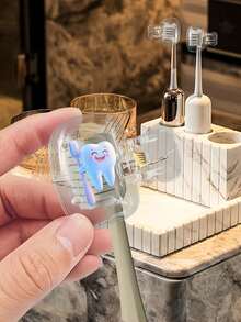 Bộ đựng bàn chải đánh răng 2D Flat, Tooth Guardian, thiết kế dễ thương, thích hợp mang theo khi đi du lịch và ở nhà, có nắp trong suốt, nhỏ gọn và di động, bảo vệ đầu bàn chải, có hai lỗ thoát nước và thông gió, lý tưởng cho gia đình, ký túc xá và khi di chuyển | Giá đỡ đầu bàn chải dễ thương để sắp xếp phòng tắm, lý tưởng cho gia đình và ký túc xá. - Nhiều màu - Xem 4
