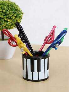 Este conjunto inclui 7 lápis de cor HB com designs exclusivos de notas musicais, tornando-os charmosos e encantadores. Este material de papelaria com tema musical atraente é perfeito para desenhar, escrever e uso diário. É ideal para estudantes, amantes de música e também um presente criativo ou recompensa escolar. - Conjuntos - Visão 3