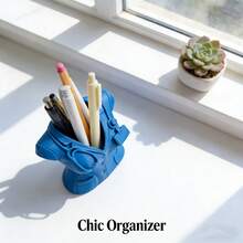 Suporte de Caneta Uniforme Criativo de Enfermeira, Decoração de Mesa com Tema de Médico e Enfermeira, Também Pode Ser Usado Como Suporte de Caneta. Adequado para Médicos, Enfermeiras e Estudantes de Medicina. Feito de Plástico, Aplicável para Clínicas, Hospitais e Escritórios. Acessório de Escritório Divertido para Estudantes de Medicina - enfermeira porta-canetas - Visão 5